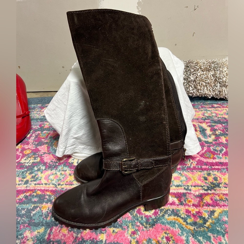 Etienne Aigner women’s boots dark brown suede & smooth leather combo. New size 6